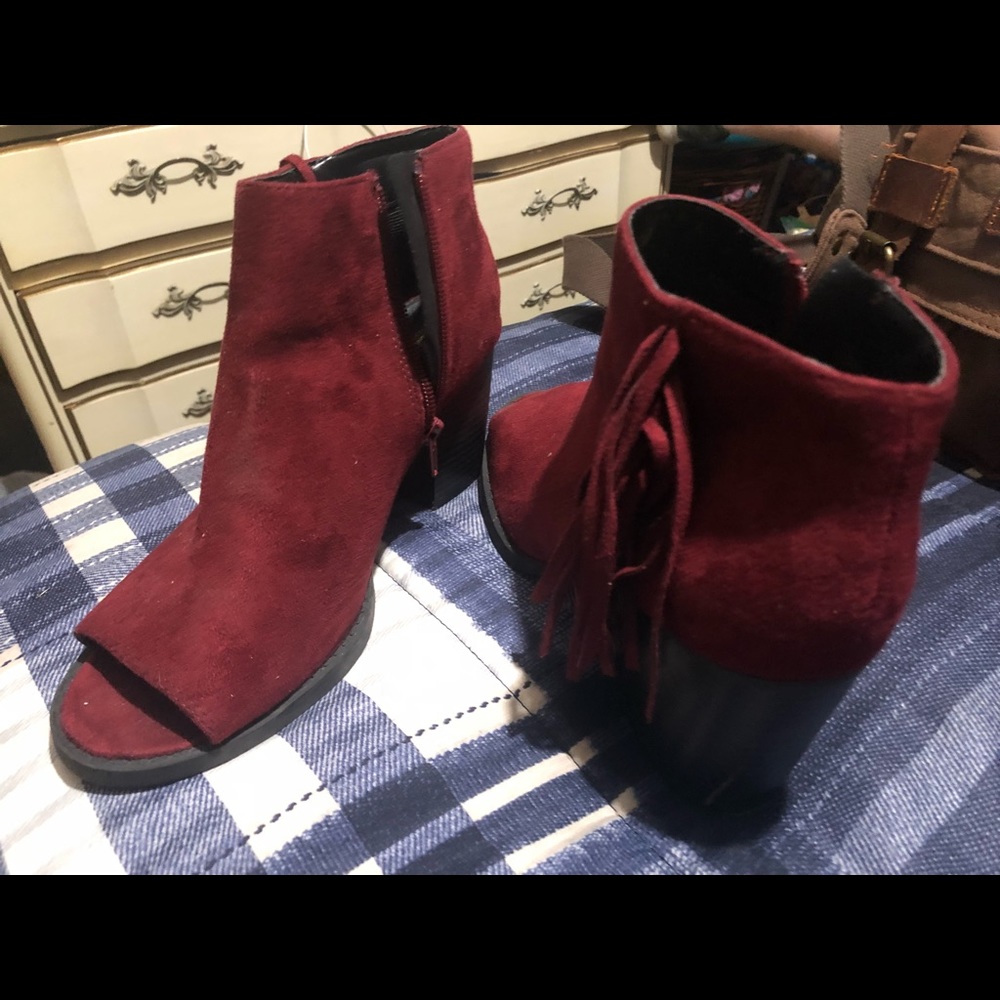 Open toed booties - Picture 3 of 3